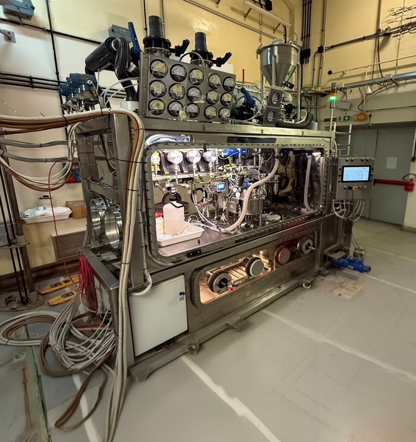 La glovebox SAG-CEM installata